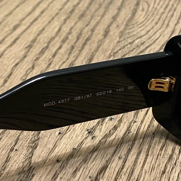 Versace Black Frame Square Gold Logo Sunglasses Model 4377 Men’s & Women’s NEW - Picture 7 of 10